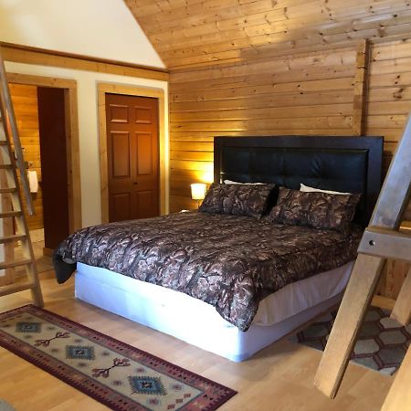 Camels Hump Guest Ranch Lumby Екстер'єр фото
