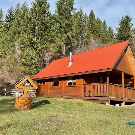 Camels Hump Guest Ranch Lumby Екстер'єр фото