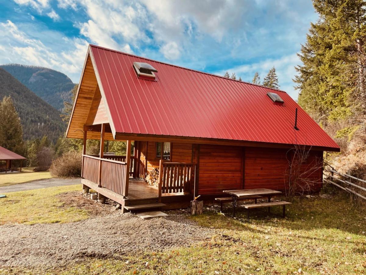 Camels Hump Guest Ranch Lumby Екстер'єр фото