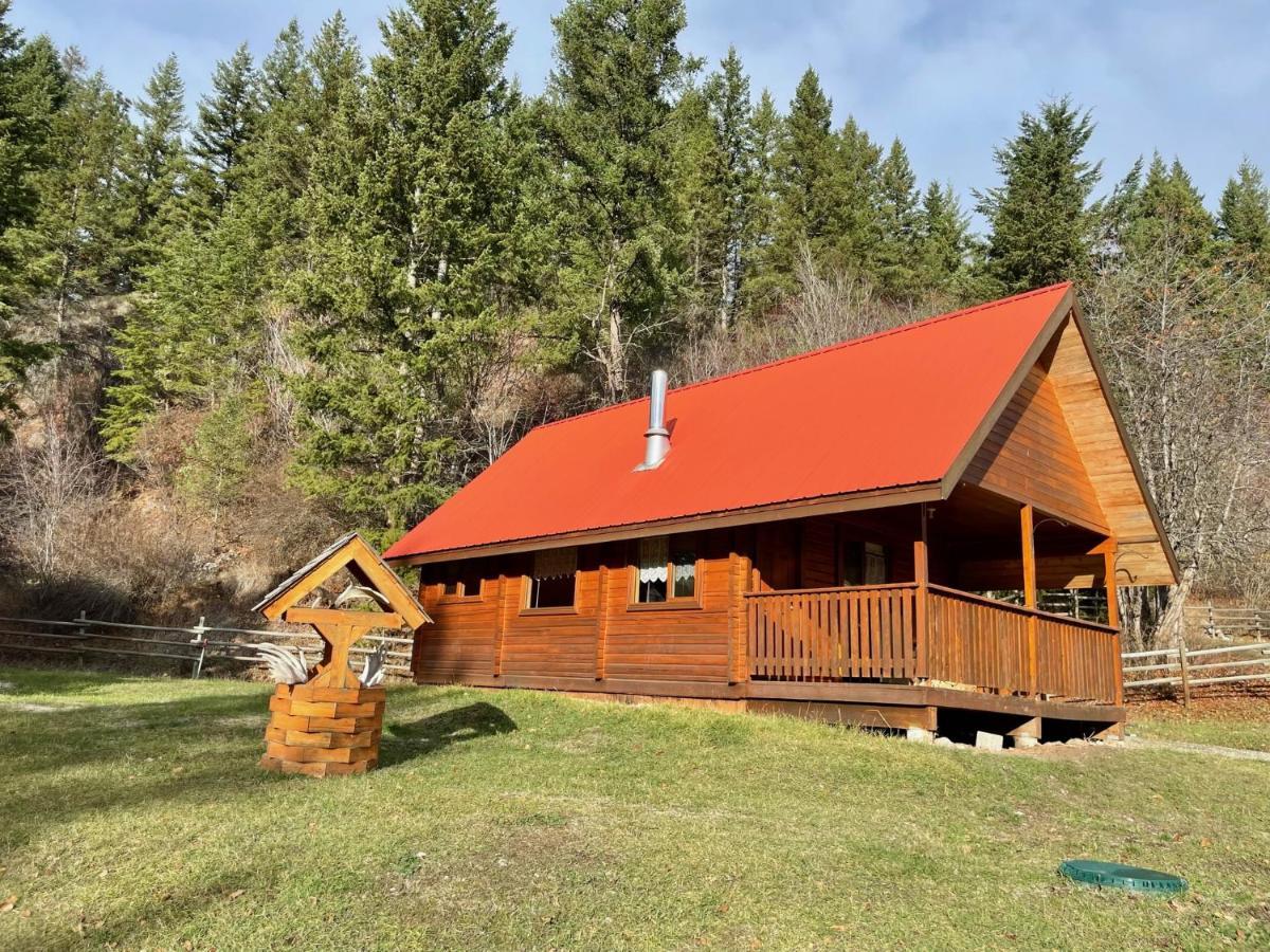 Camels Hump Guest Ranch Lumby Екстер'єр фото