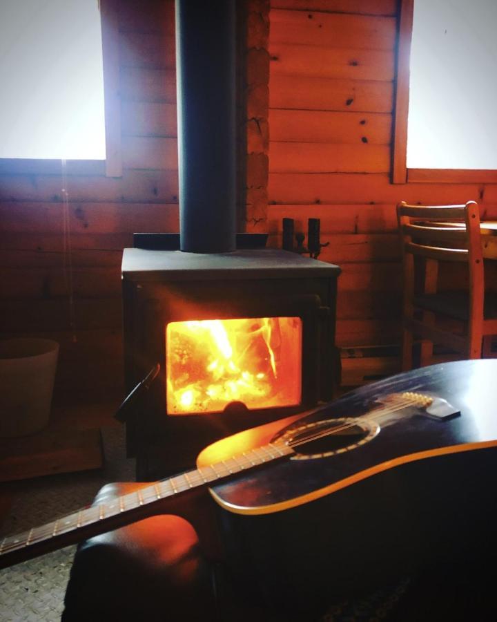 Camels Hump Guest Ranch Lumby Екстер'єр фото